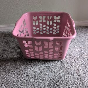 Vintage Pink Rubbermaid Laundry Basket - Home Accents